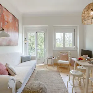 Sunny, Bright And Quiet Apartment, By Timecooler Lisboa